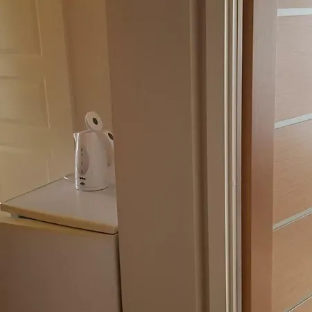 Livingpalanga- Meta12 Butas